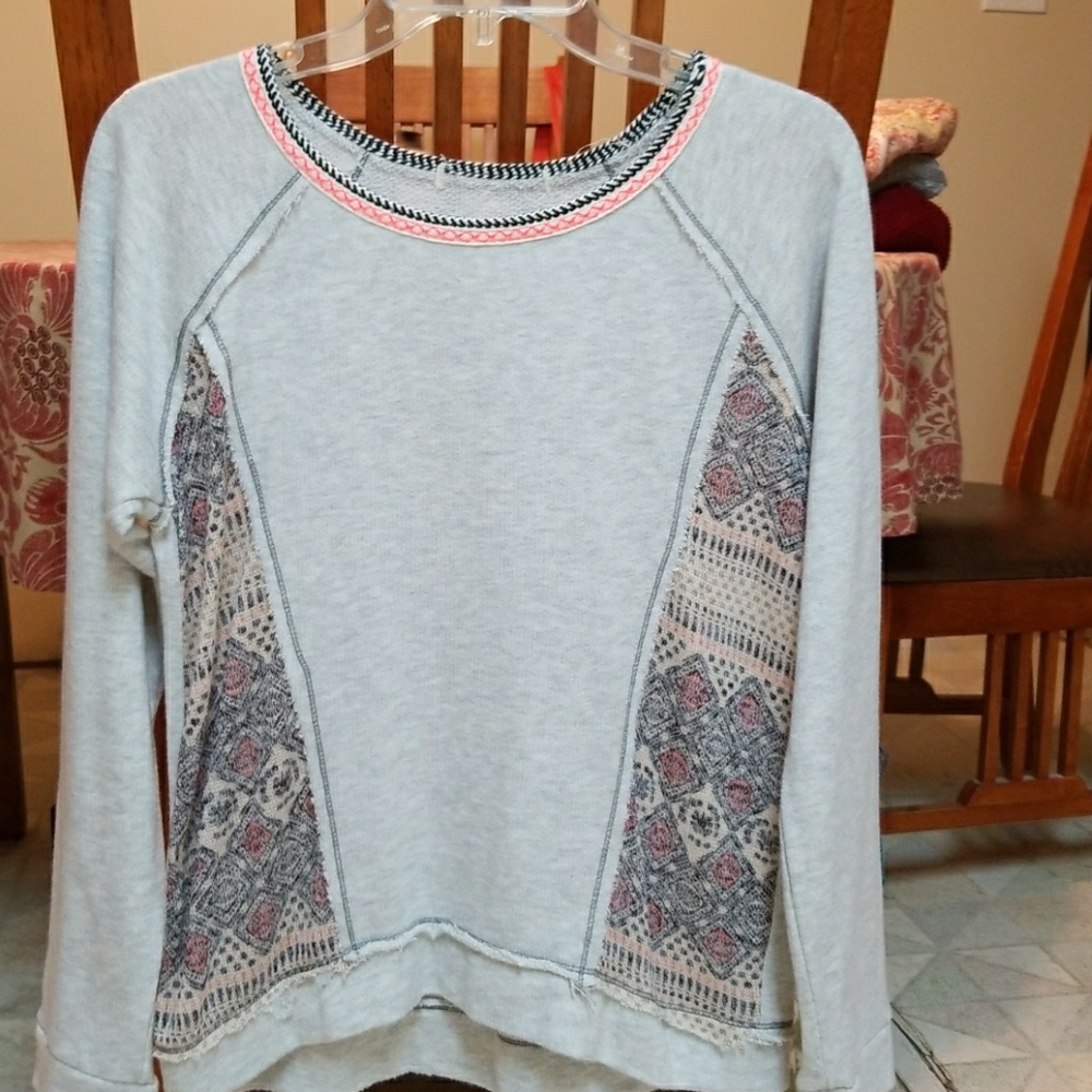 Sweatshirt